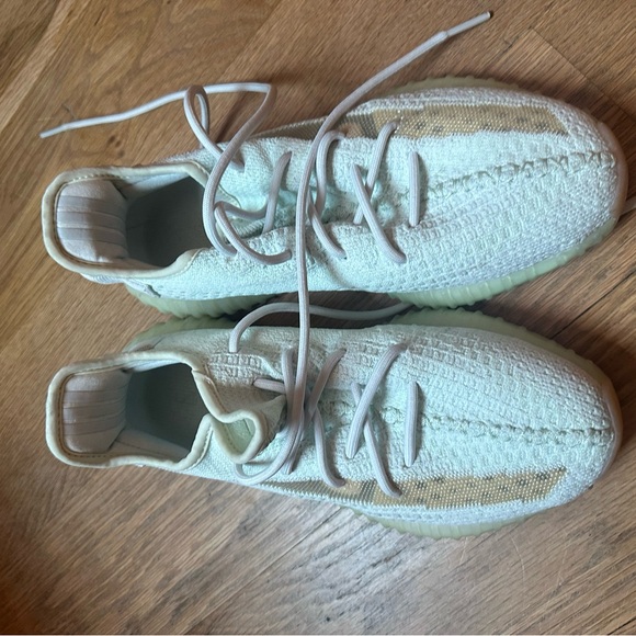 Yeezy alien color limited edition REAL size 8.5 women’s - Picture 3 of 6